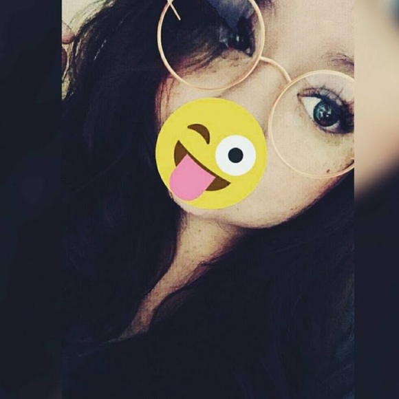 Meet your Posher, Kylee - Picture 1 of 1